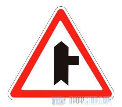 Дорожный знак 2.3.2 «Примыкание второстепенной дороги справа»