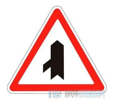 Дорожный знак 2.3.8 «Примыкание второстепенной дороги справа»
